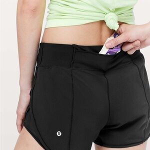 Lululemon Attack The Track Short *4" Size 4 in Black